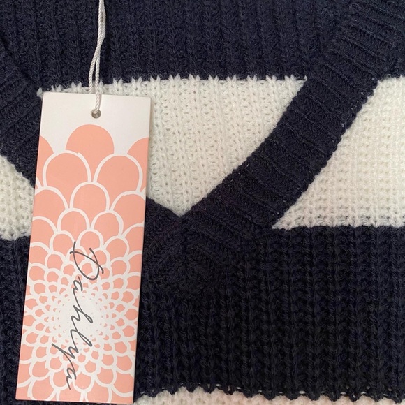 NWT Woman’s sweater striped white\ black M - Picture 2 of 5